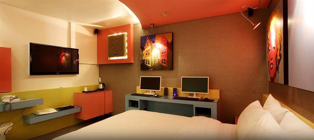Art Motel 2*