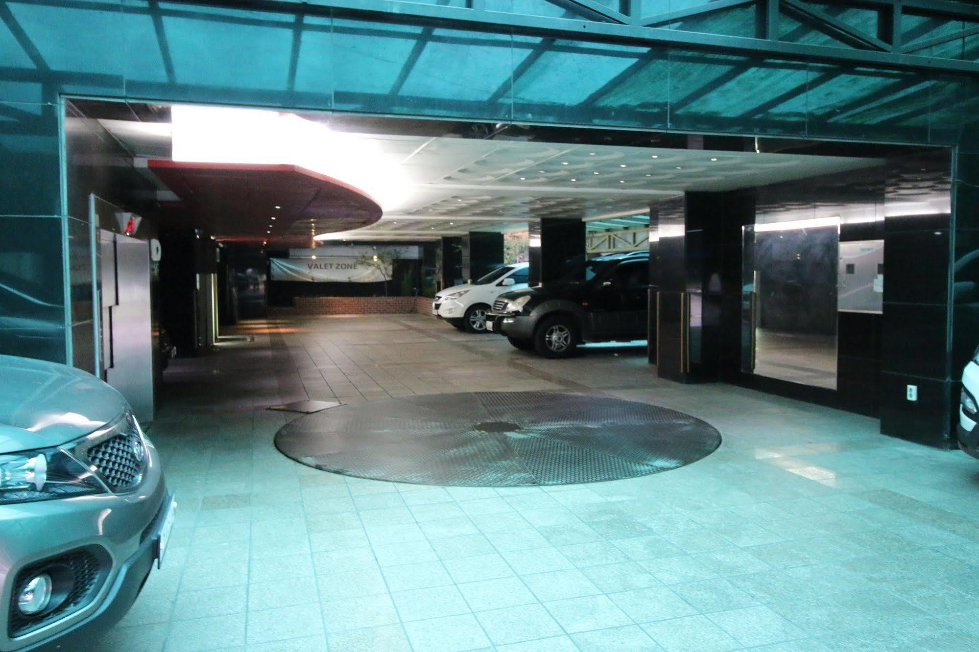 Art 2* Seoul